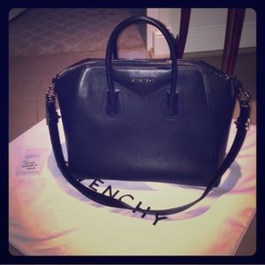 Givenchy Antigona Medium